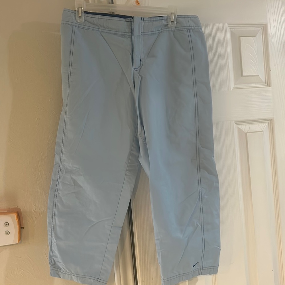 Nike size M (8-10) capris